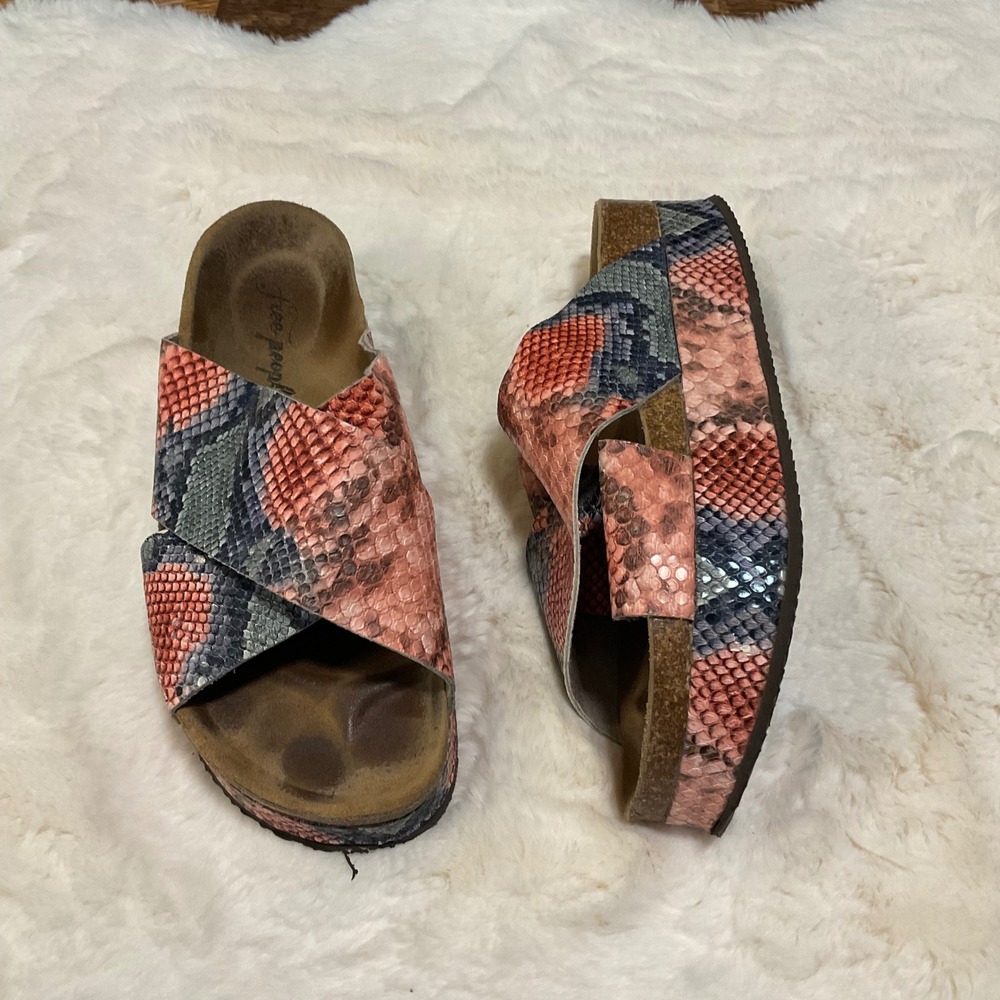 Free People Size 37 Sidelines Flatform Sandals Criss Cross Snake Print Leather